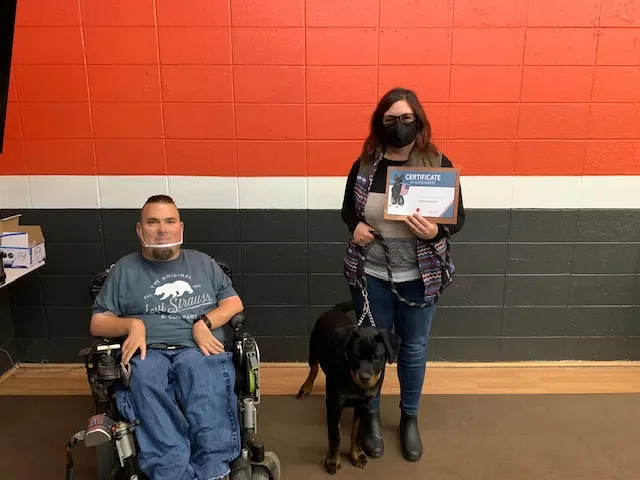Clients and dogs in a Prodogz Dog Training basic obedience class led by Jason Lake in Medford, Oregon — January 4, 2021, photo 1