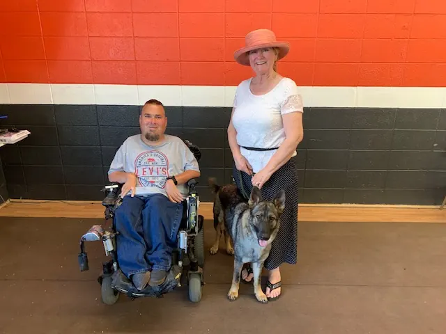 Clients and dogs in a Prodogz Dog Training basic obedience class led by Jason Lake in Medford, Oregon — May 5, 2021, photo 4