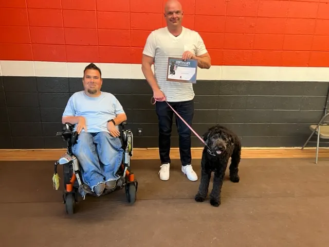 Clients and dogs in a Prodogz Dog Training basic obedience class led by Jason Lake in Medford, Oregon — April 4, 2022, photo 6
