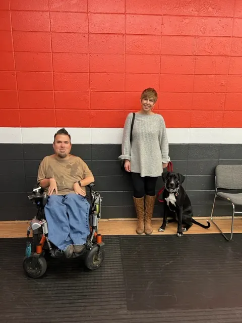 Clients and dogs in a Prodogz Dog Training basic obedience class led by Jason Lake in Medford, Oregon — January 16, 2023, photo 1